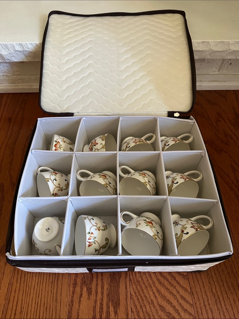 Wedgwood Oberon Fine Bone China Gold Floral Teacup Set - 12-Piece